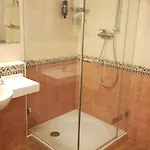 Viktoria 1 - - Center