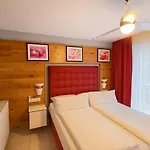 Viktoria 1 - - Center Aparthotel 4*