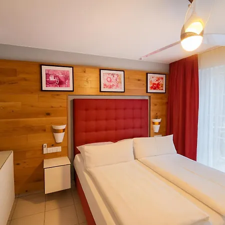 Viktoria 1 - - Center Apartahotel 4*