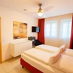 Apartahotel Viktoria 1 - - Center