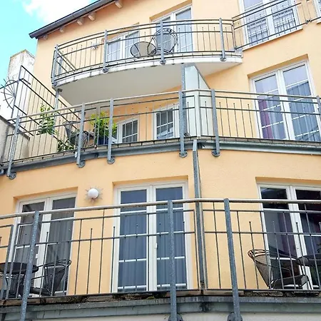 Viktoria 1 - - Center